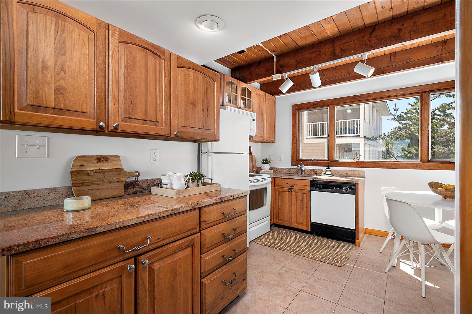 TOWER SHORES - Residential