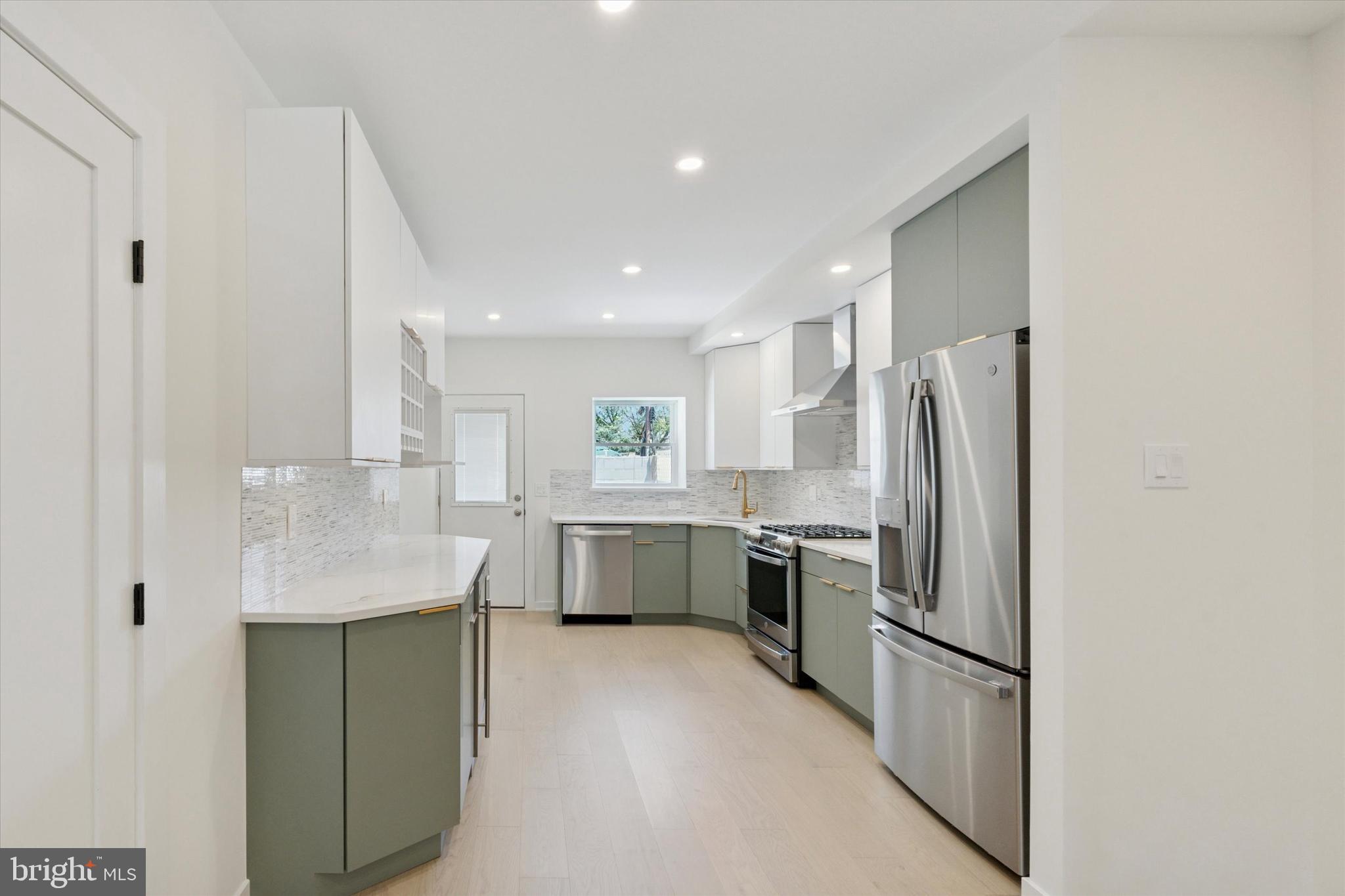 EAST PASSYUNK CROSSING - Residential