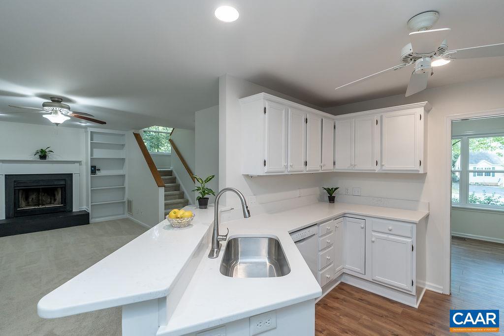 LAKE REYNOVIA - Residential