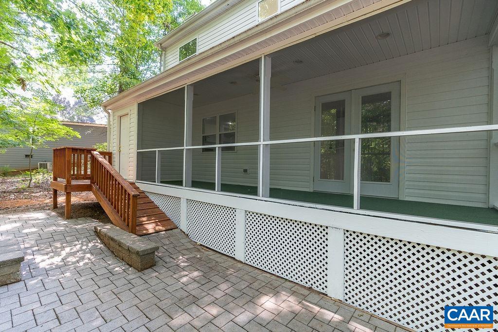 LAKE REYNOVIA - Residential