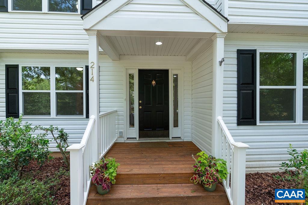 LAKE REYNOVIA - Residential