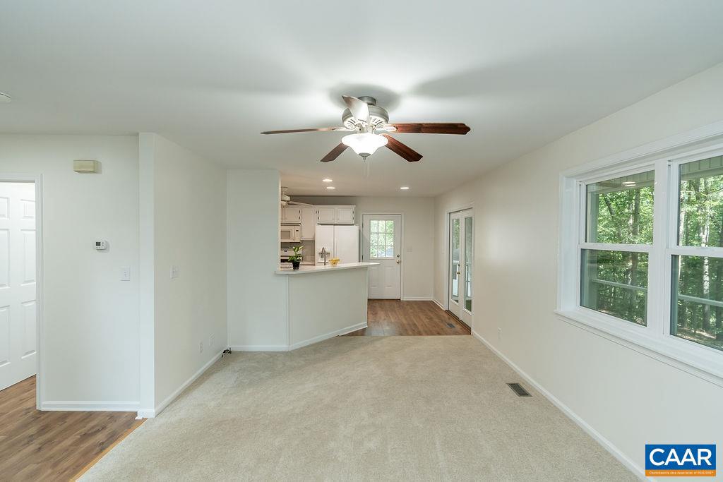 LAKE REYNOVIA - Residential