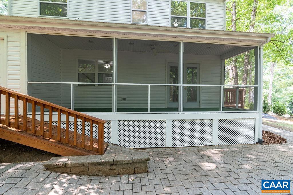 LAKE REYNOVIA - Residential