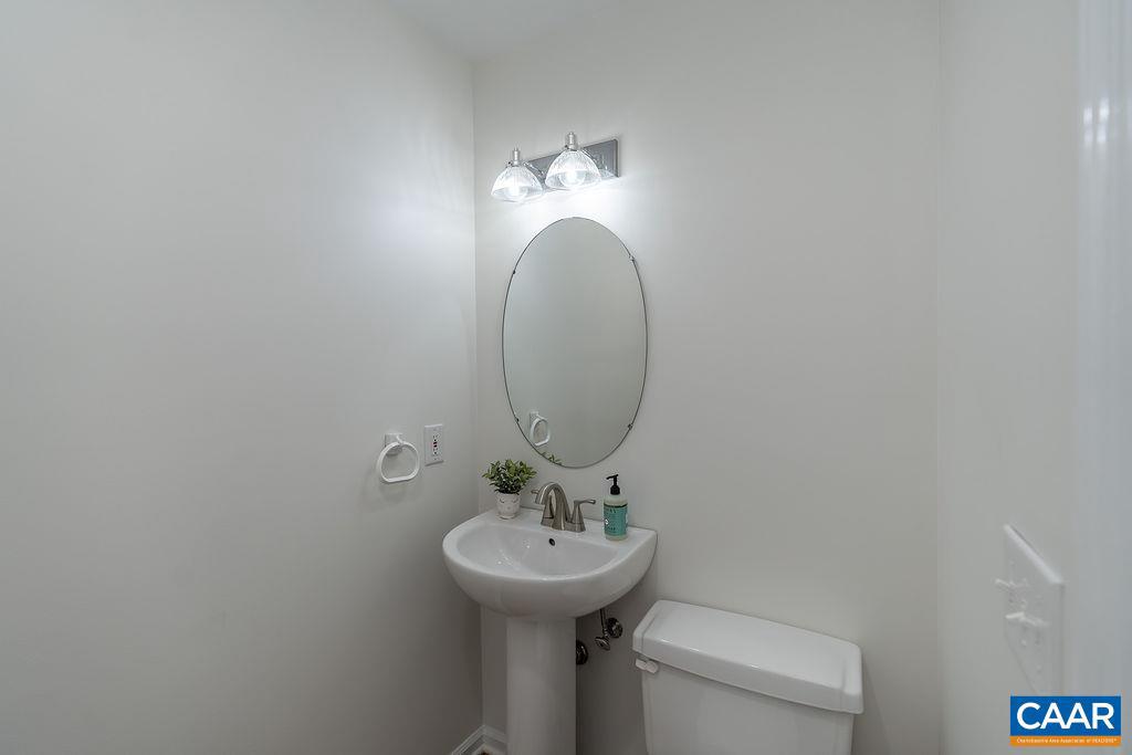 LAKE REYNOVIA - Residential