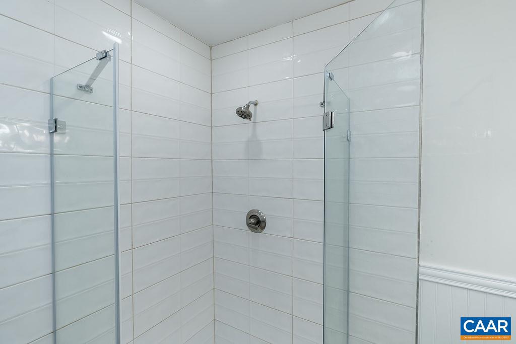 LAKE REYNOVIA - Residential