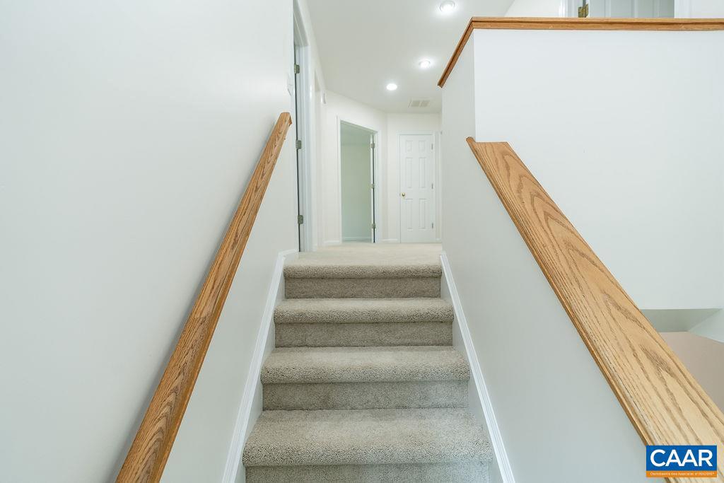 LAKE REYNOVIA - Residential