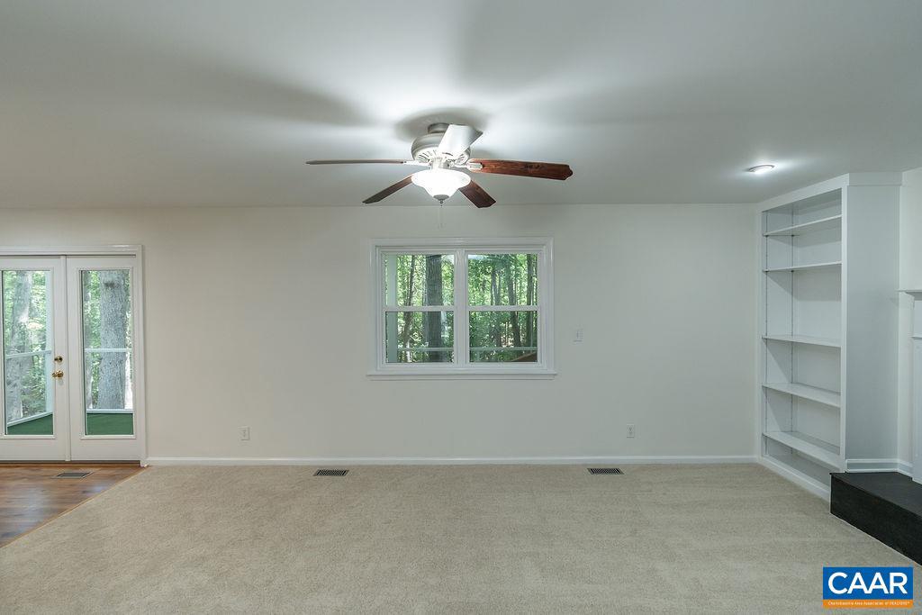 LAKE REYNOVIA - Residential