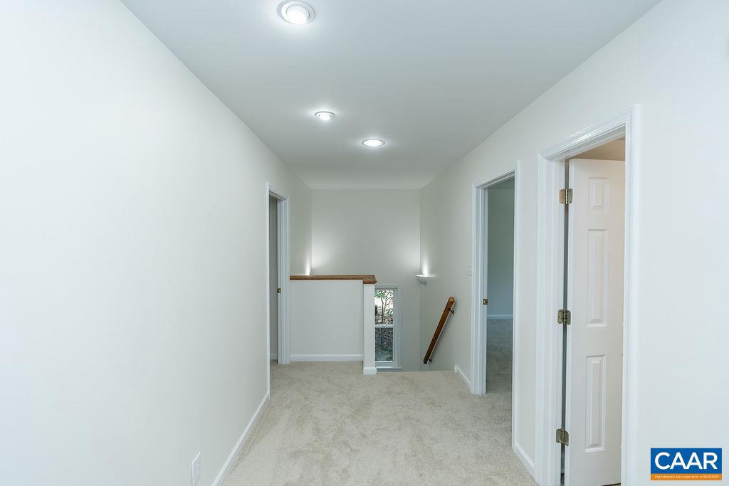 LAKE REYNOVIA - Residential