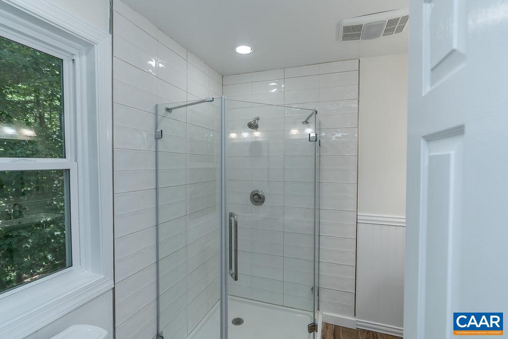 LAKE REYNOVIA - Residential