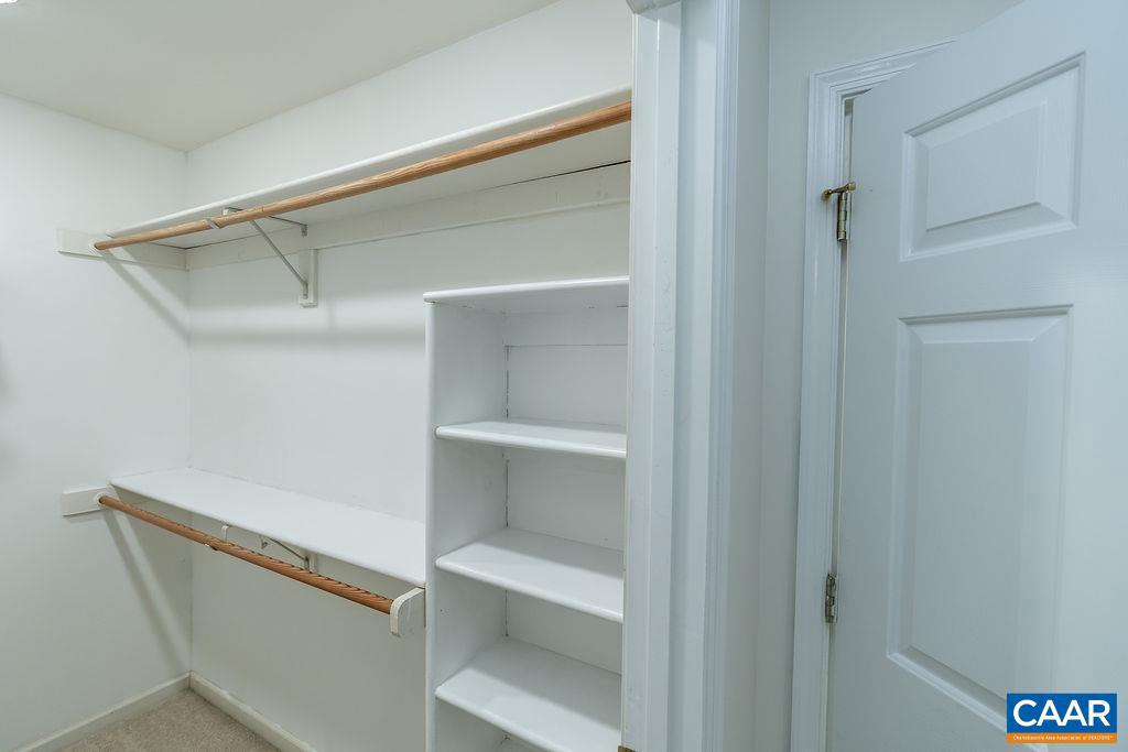 LAKE REYNOVIA - Residential