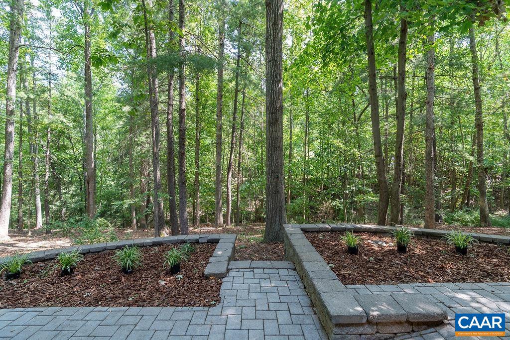 LAKE REYNOVIA - Residential