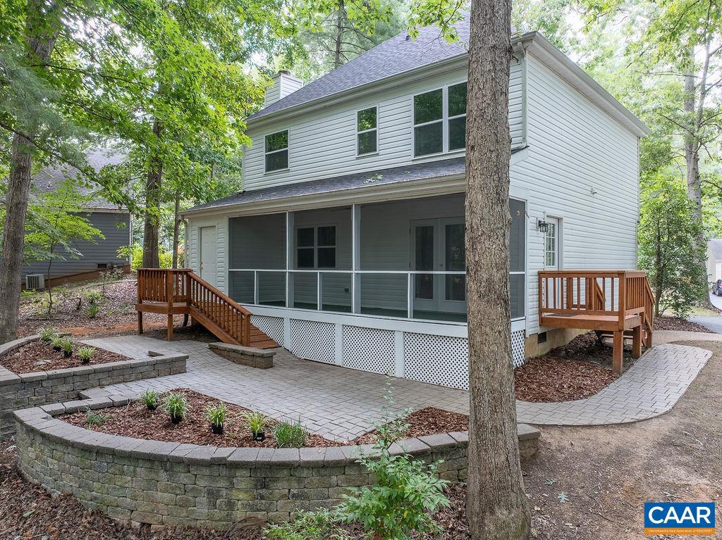 LAKE REYNOVIA - Residential