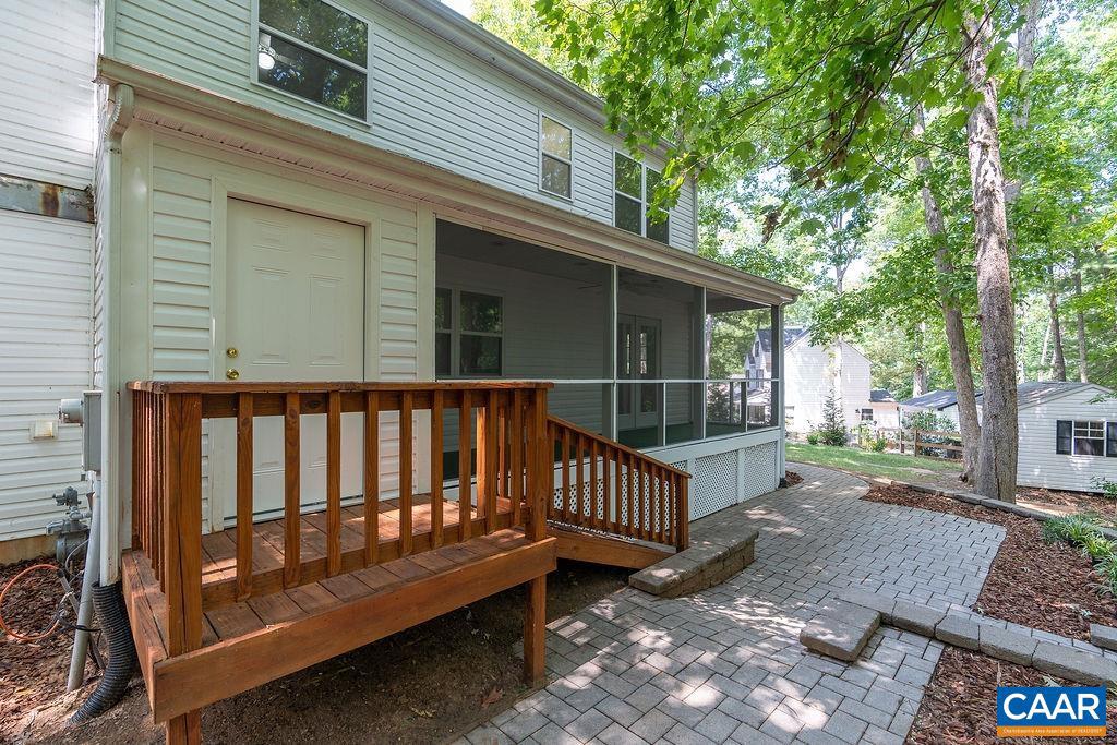 LAKE REYNOVIA - Residential