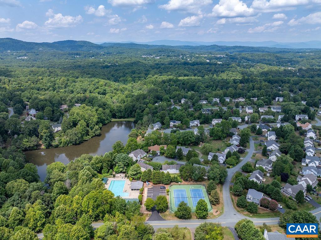 LAKE REYNOVIA - Residential
