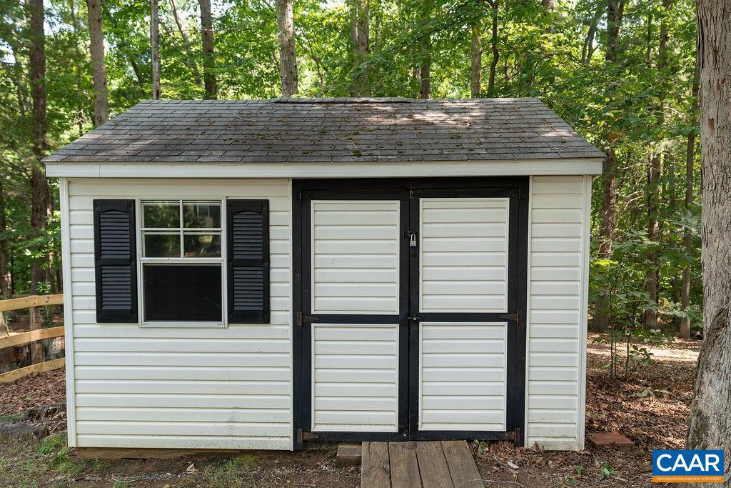 LAKE REYNOVIA - Residential