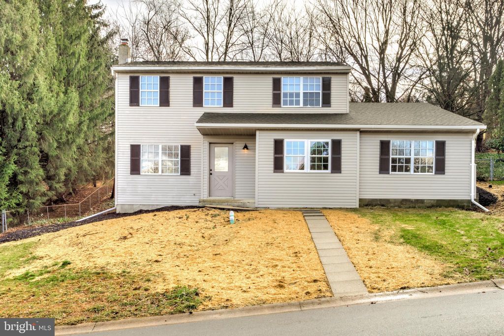 Photo of 737 Ferndale Road, MOUNT JOY, PA 17552 (MLS # PALA2080156)
