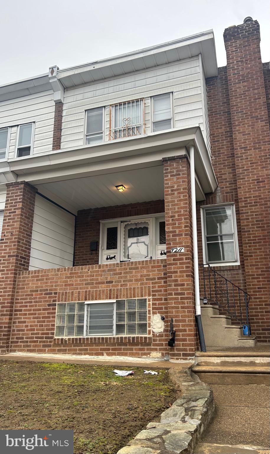 1211 E SANGER STREET