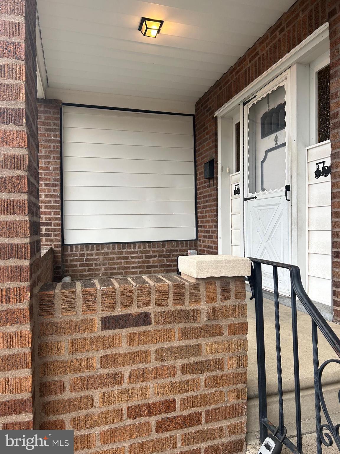 1211 E SANGER STREET