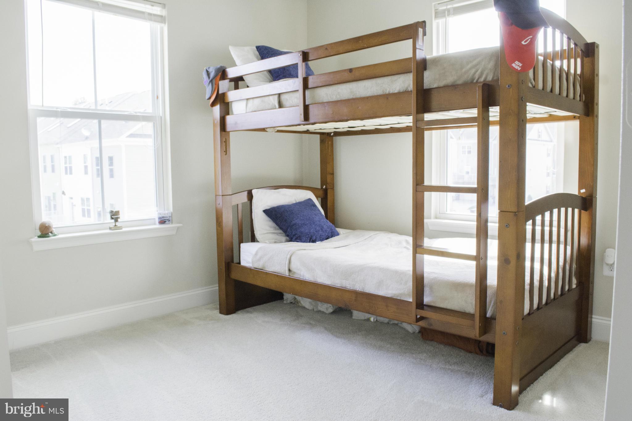 TRIANGLE HIGHLANDS CONDO - Residential