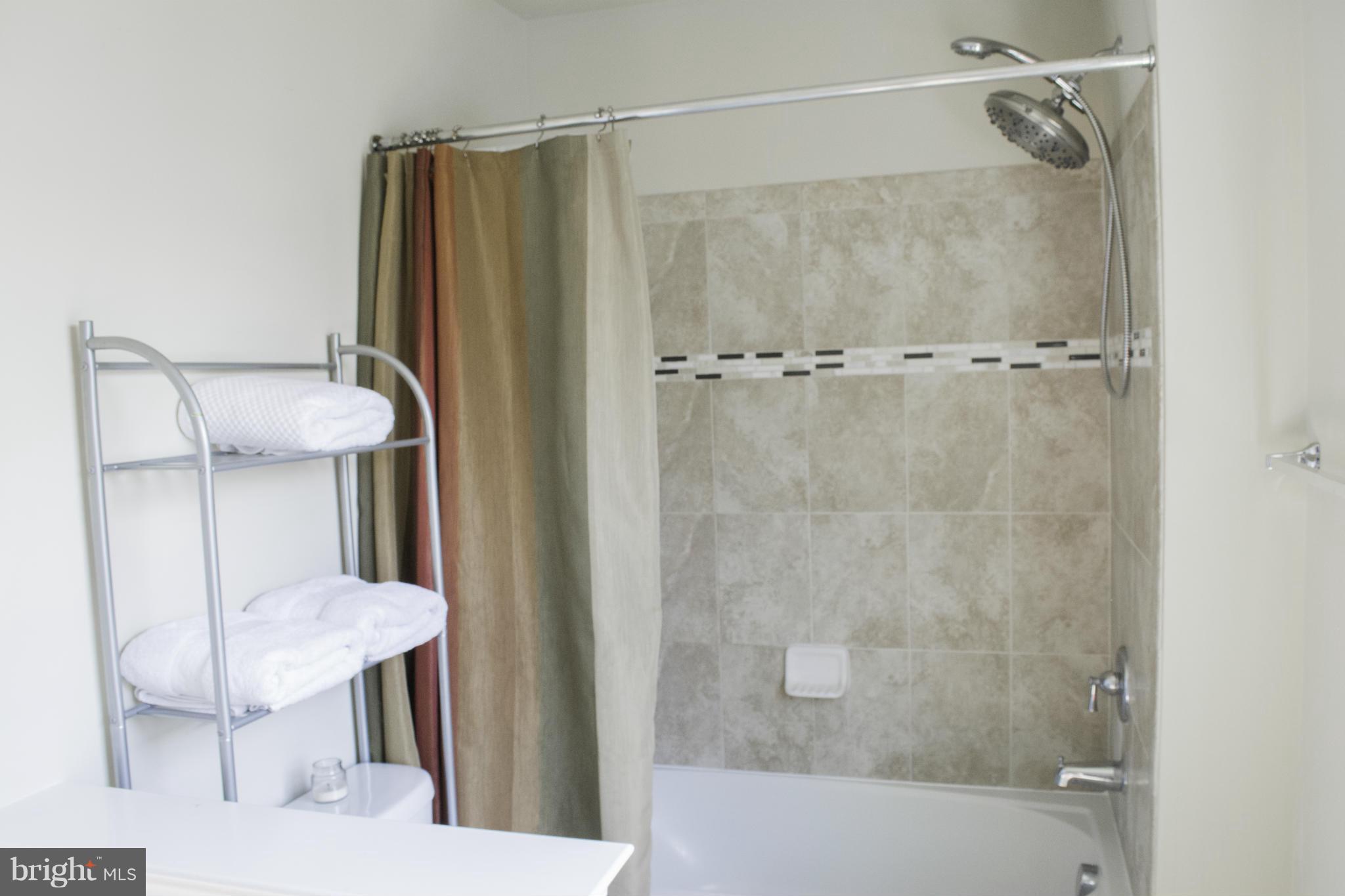 TRIANGLE HIGHLANDS CONDO - Residential