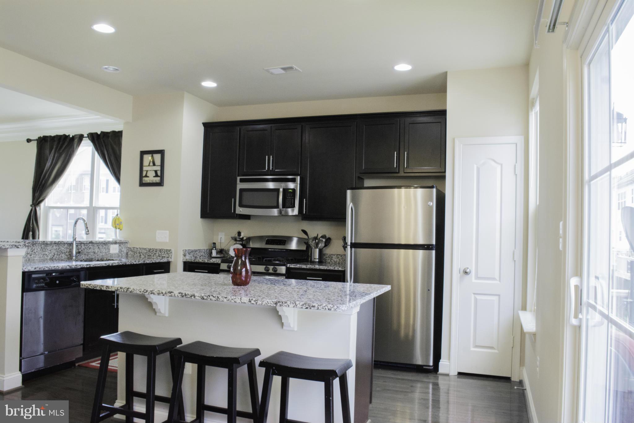 TRIANGLE HIGHLANDS CONDO - Residential