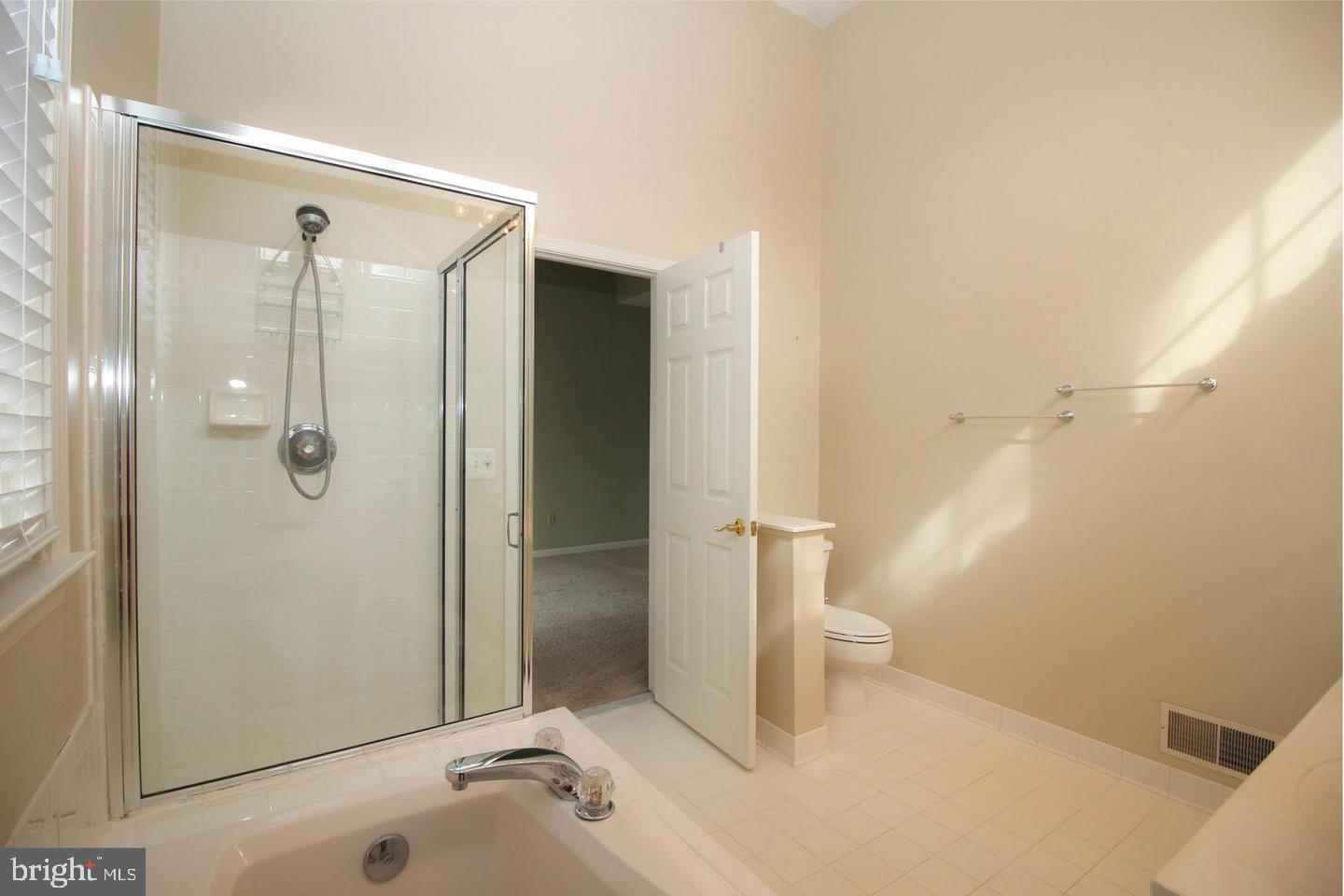 GATES AT WESTFALLS - Residential Lease