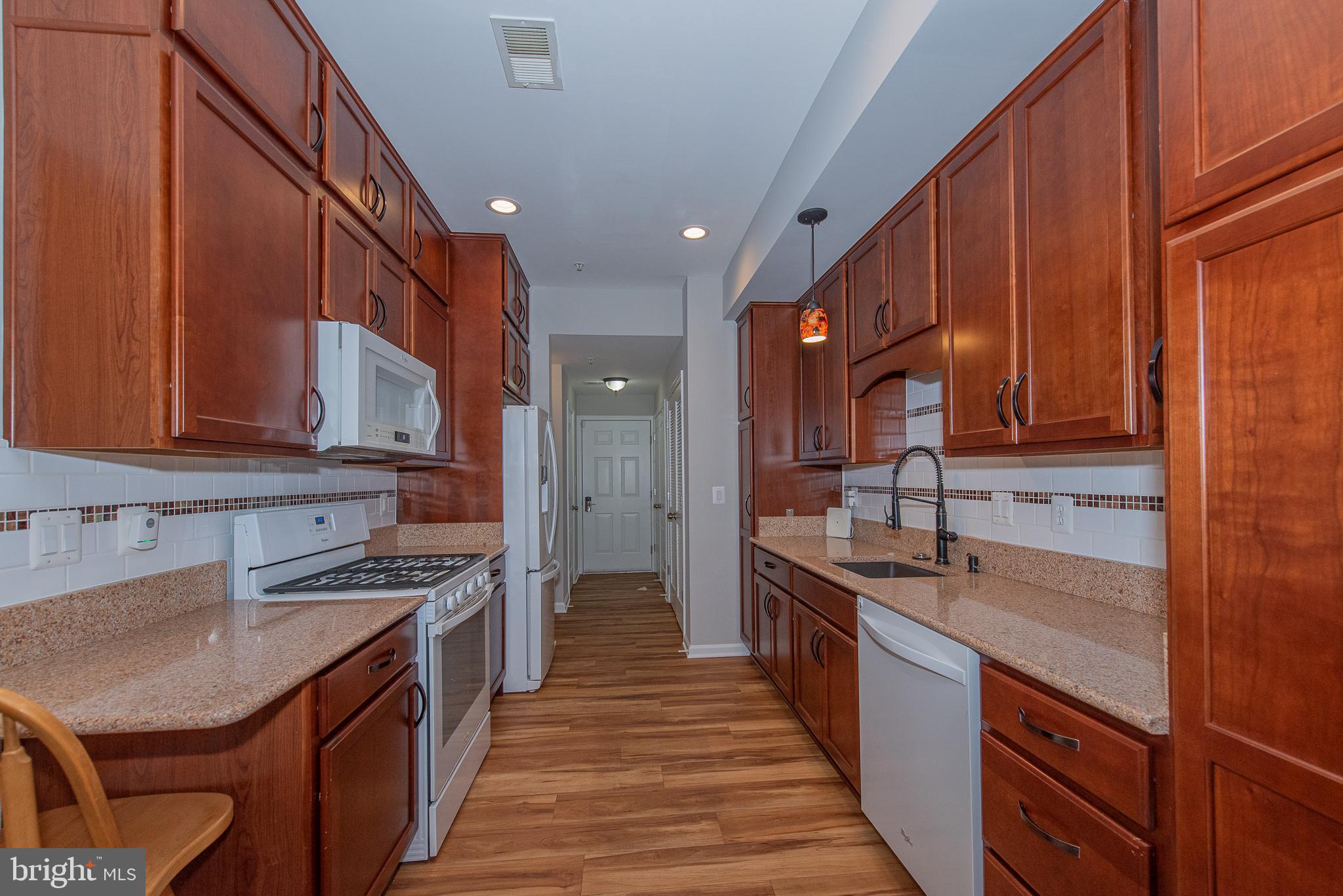 CHATSWORTH VILLAGE CONDO - Residential