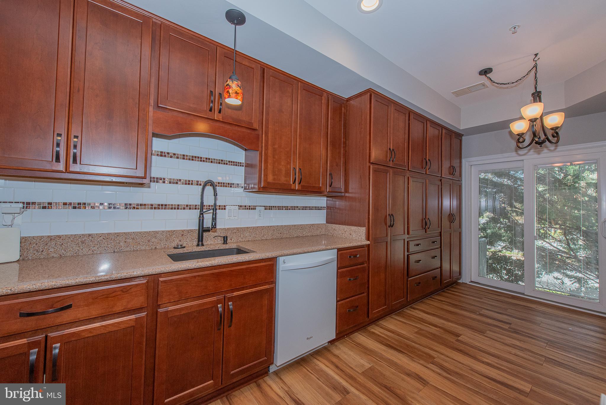 CHATSWORTH VILLAGE CONDO - Residential