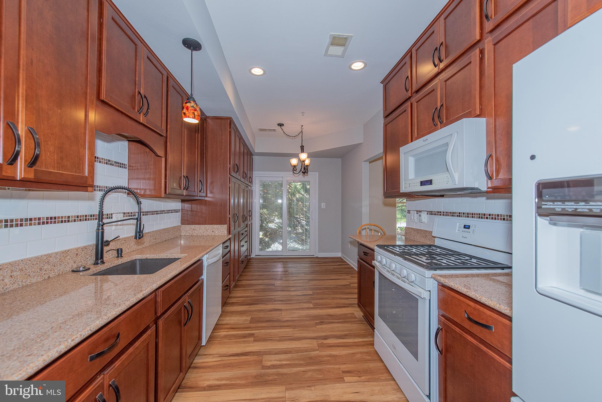 CHATSWORTH VILLAGE CONDO - Residential