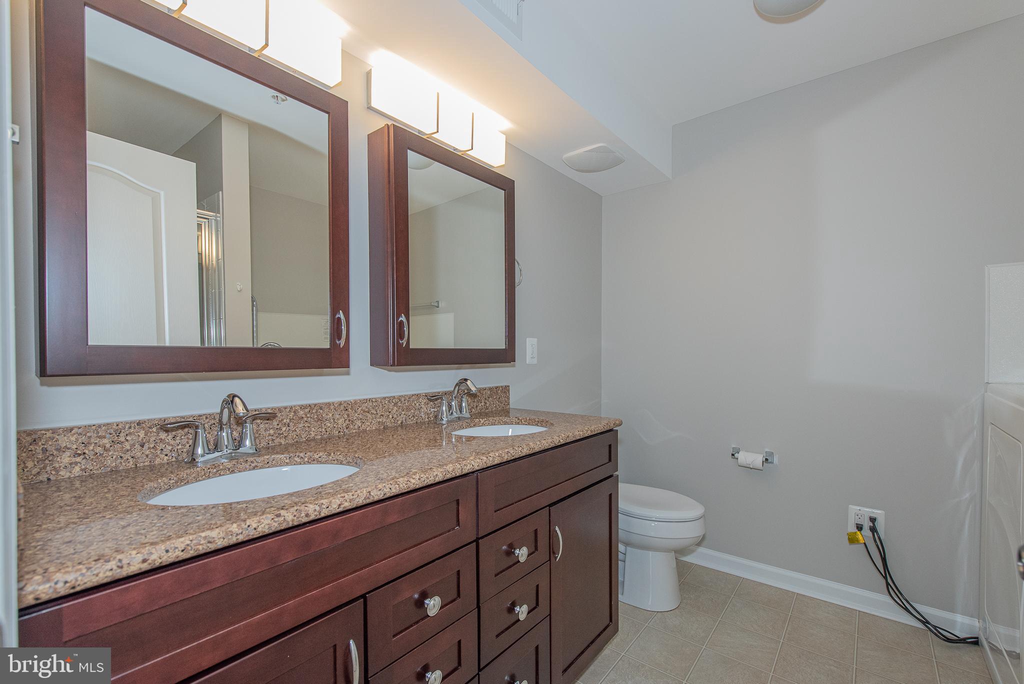 CHATSWORTH VILLAGE CONDO - Residential