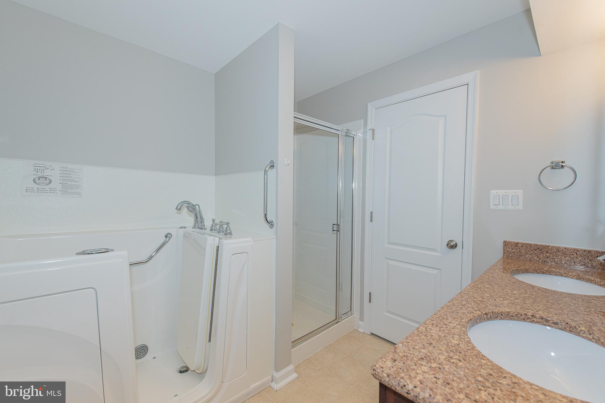 CHATSWORTH VILLAGE CONDO - Residential