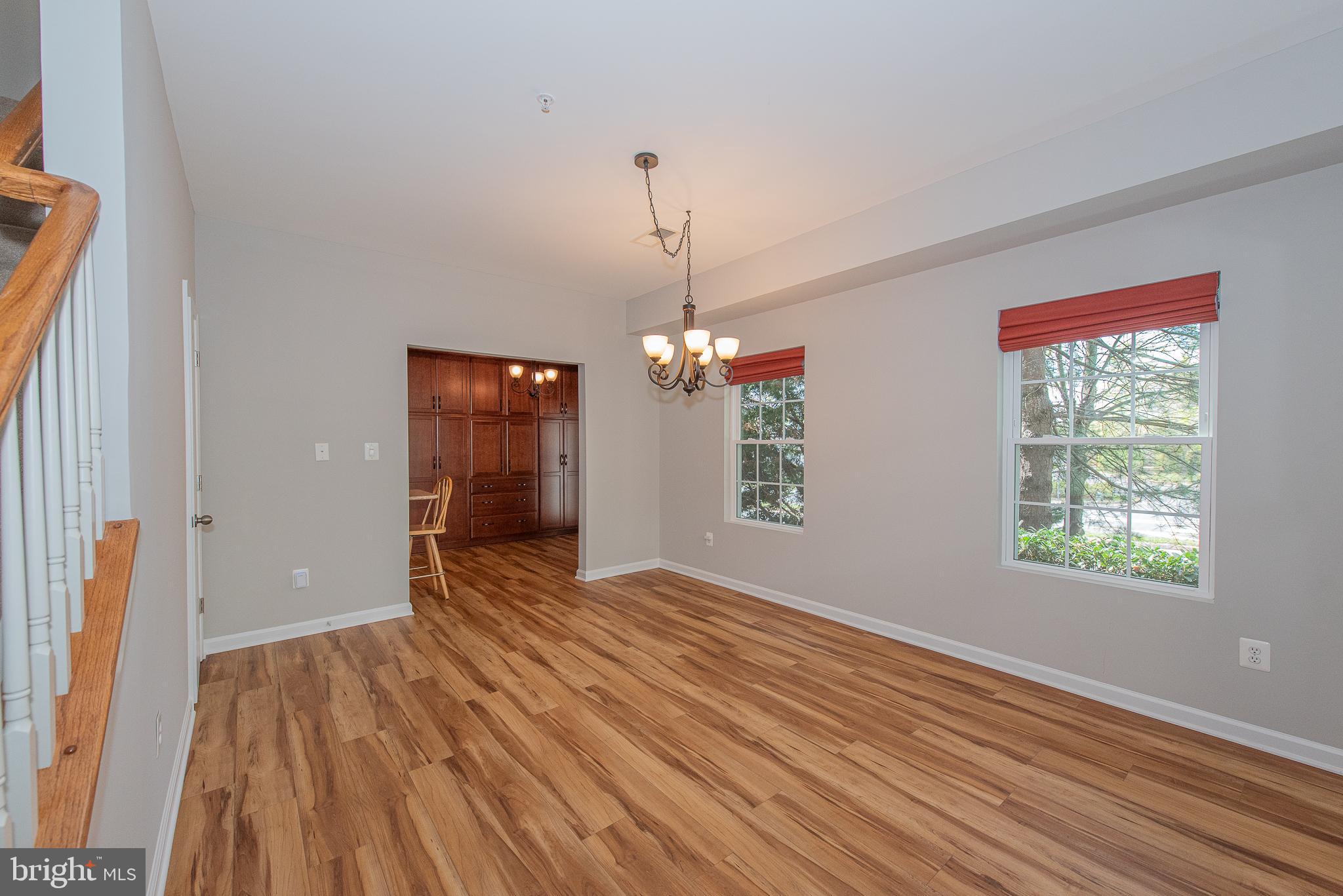 CHATSWORTH VILLAGE CONDO - Residential