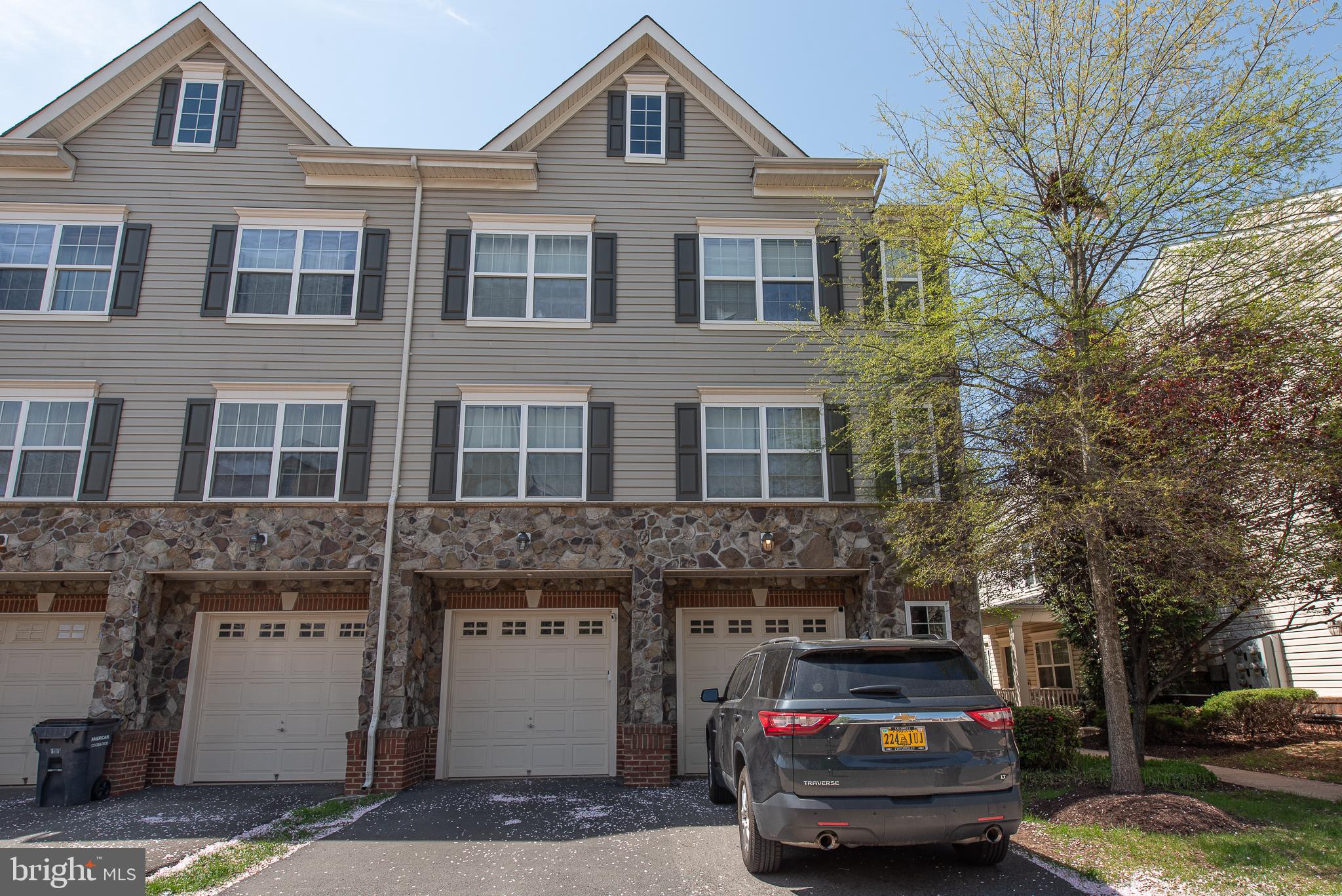 CHATSWORTH VILLAGE CONDO - Residential