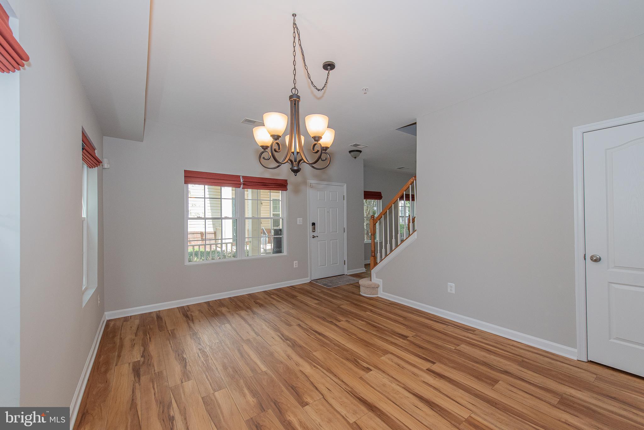 CHATSWORTH VILLAGE CONDO - Residential