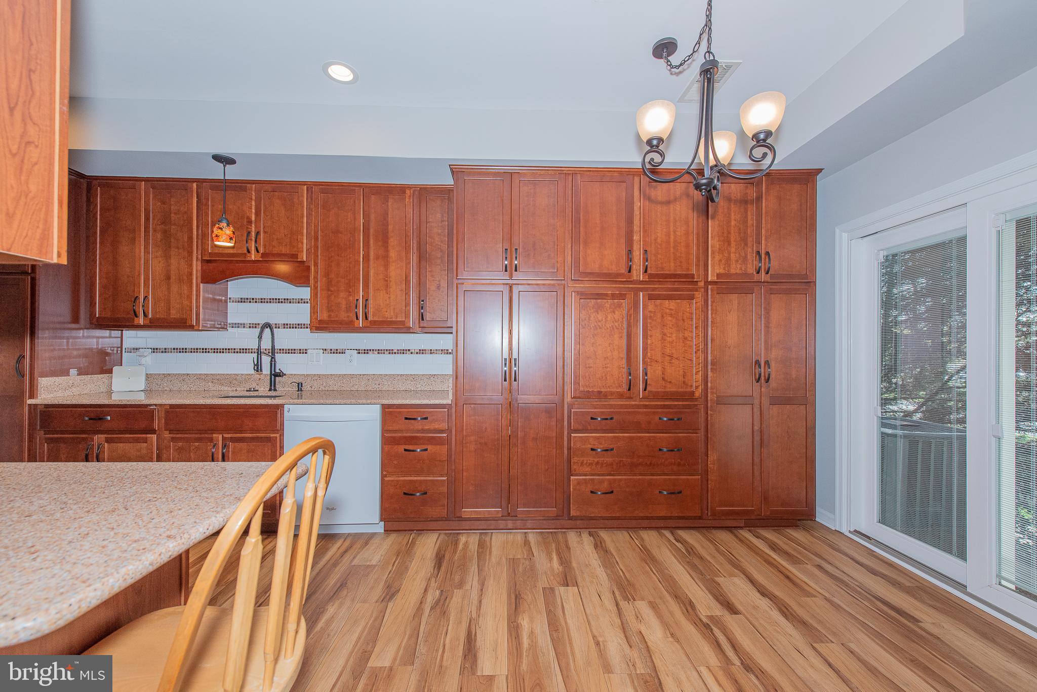 CHATSWORTH VILLAGE CONDO - Residential