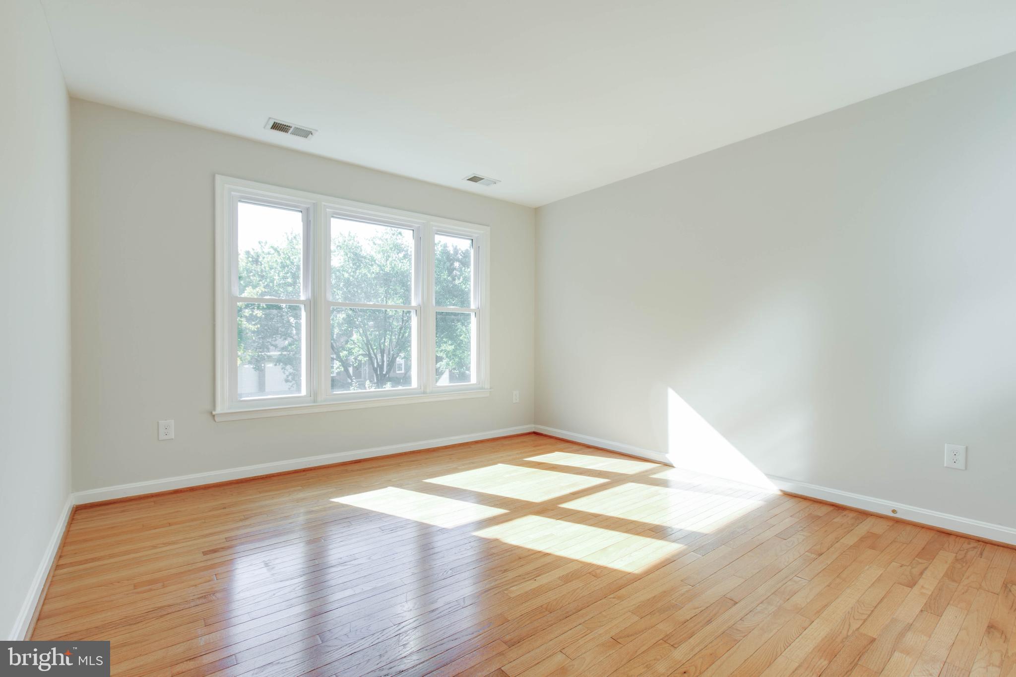 GREENS OF CROFTON - Residential Lease