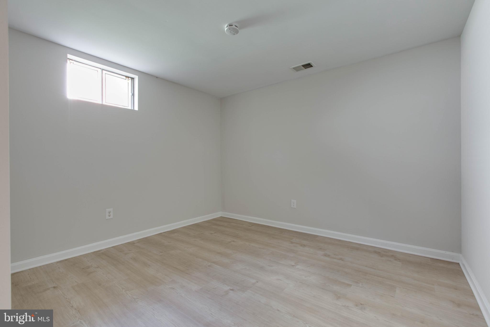 GREENS OF CROFTON - Residential Lease