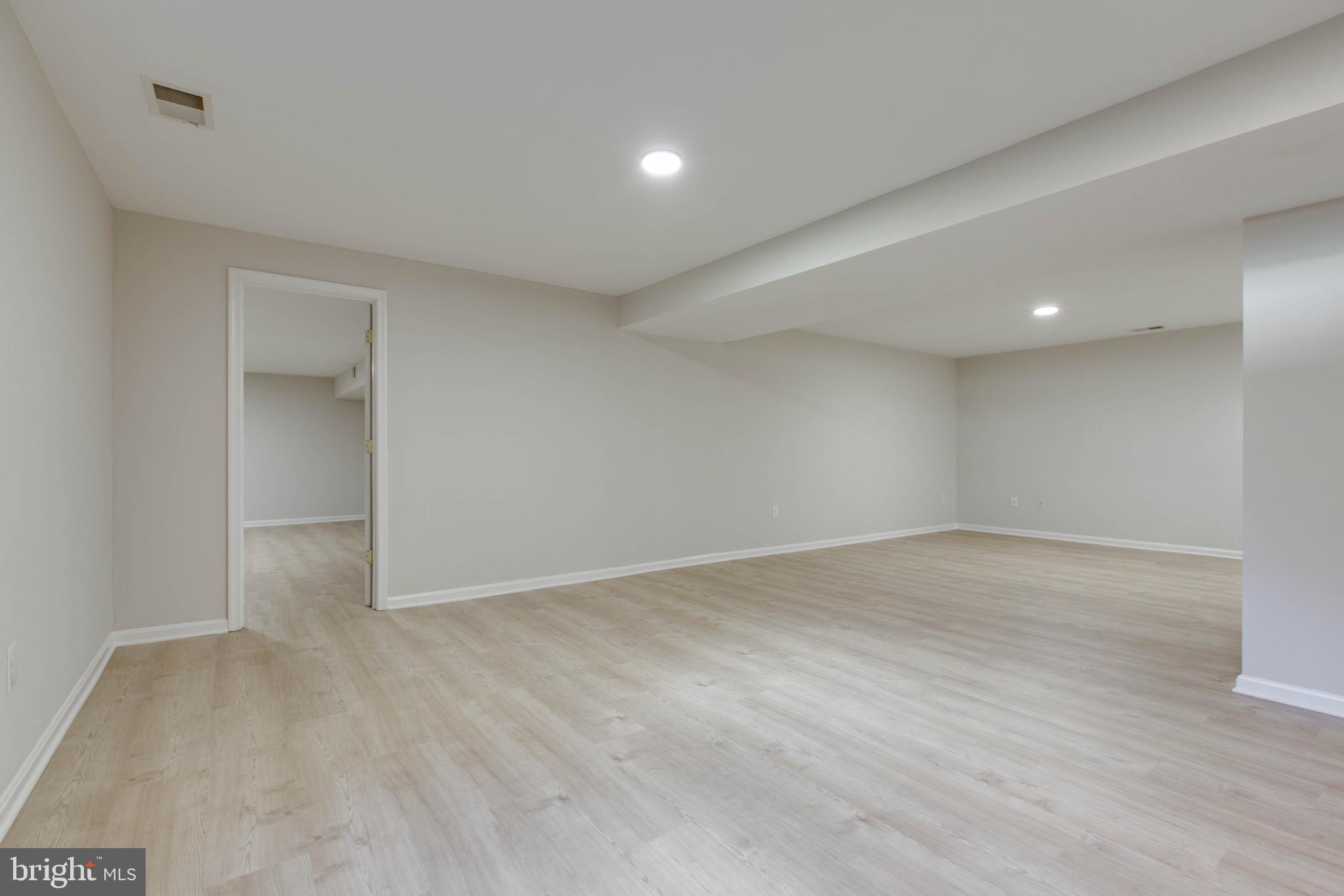 GREENS OF CROFTON - Residential Lease