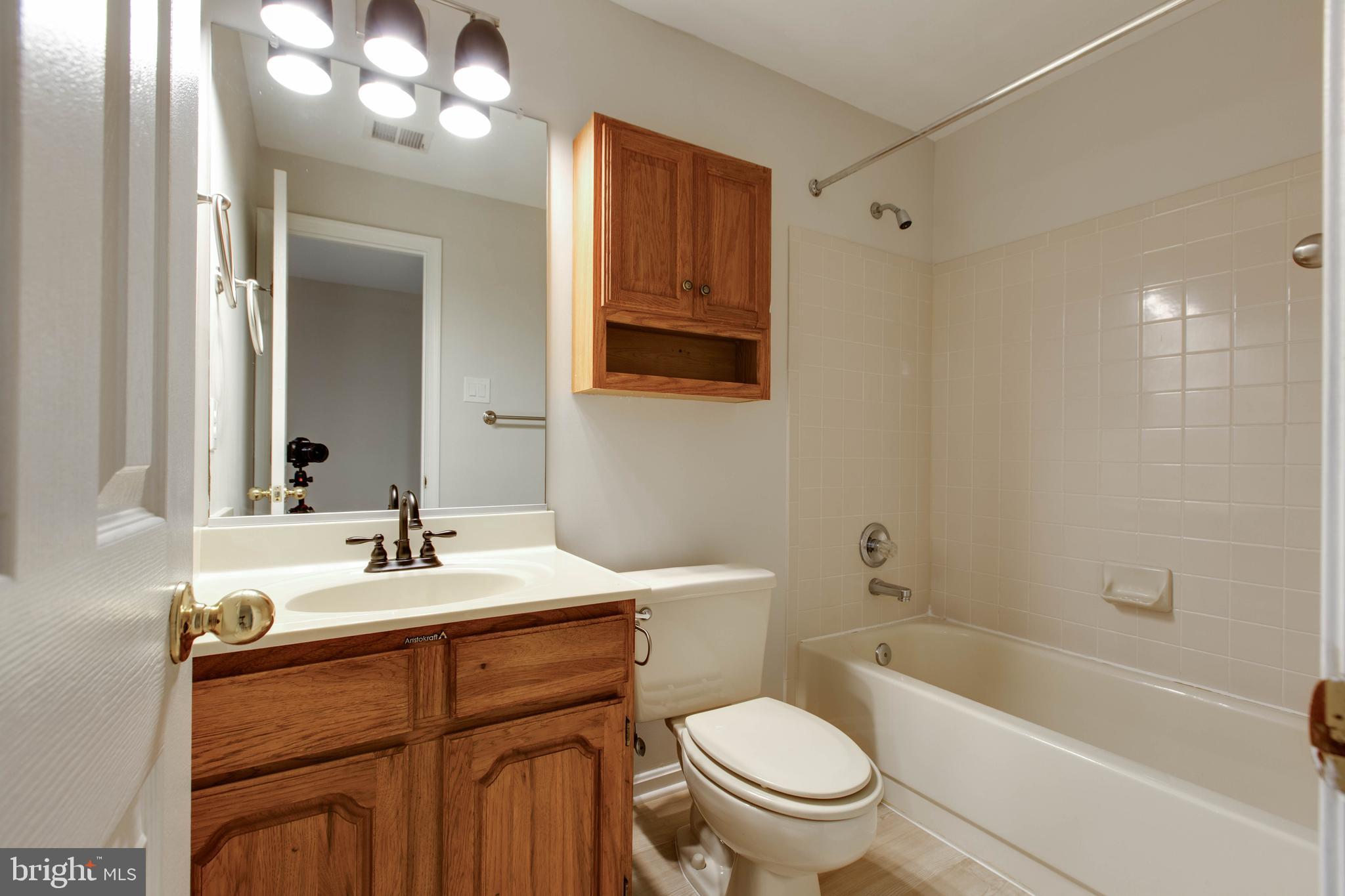 GREENS OF CROFTON - Residential Lease