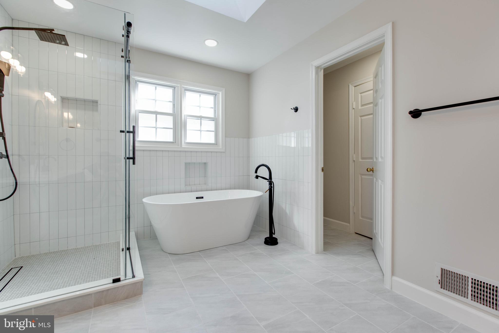 GREENS OF CROFTON - Residential Lease