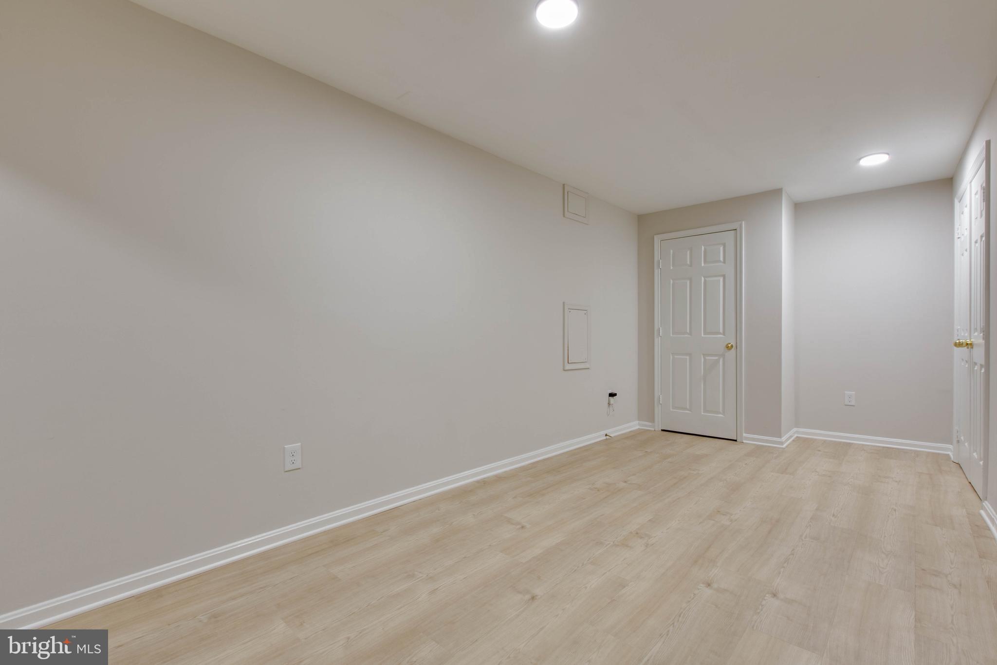 GREENS OF CROFTON - Residential Lease