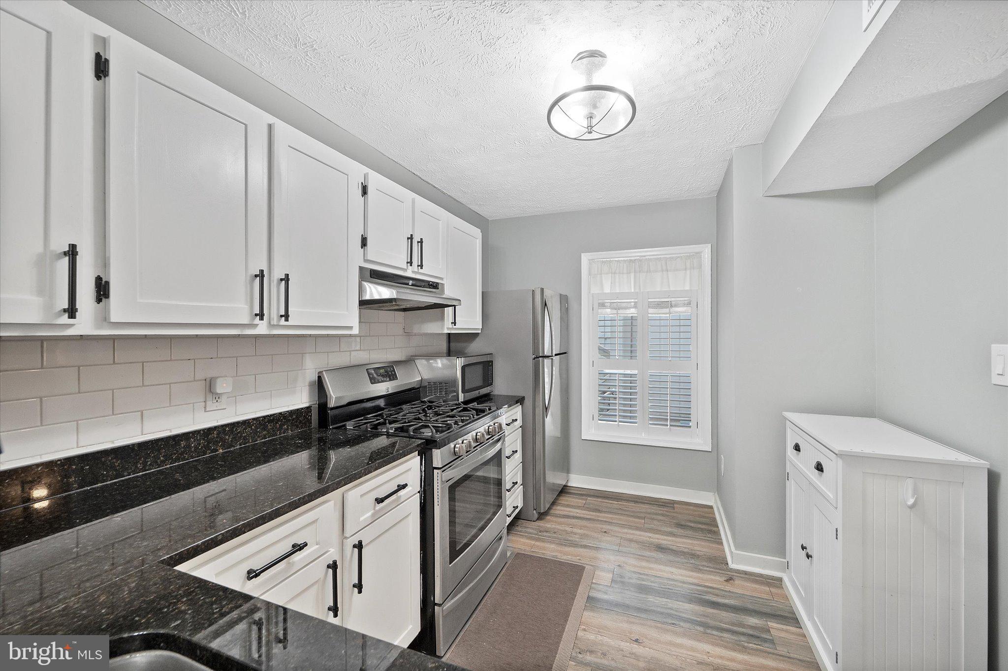 HUNTERS CROSSING - Residential