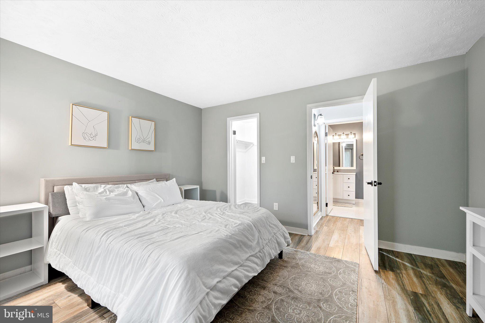 HUNTERS CROSSING - Residential