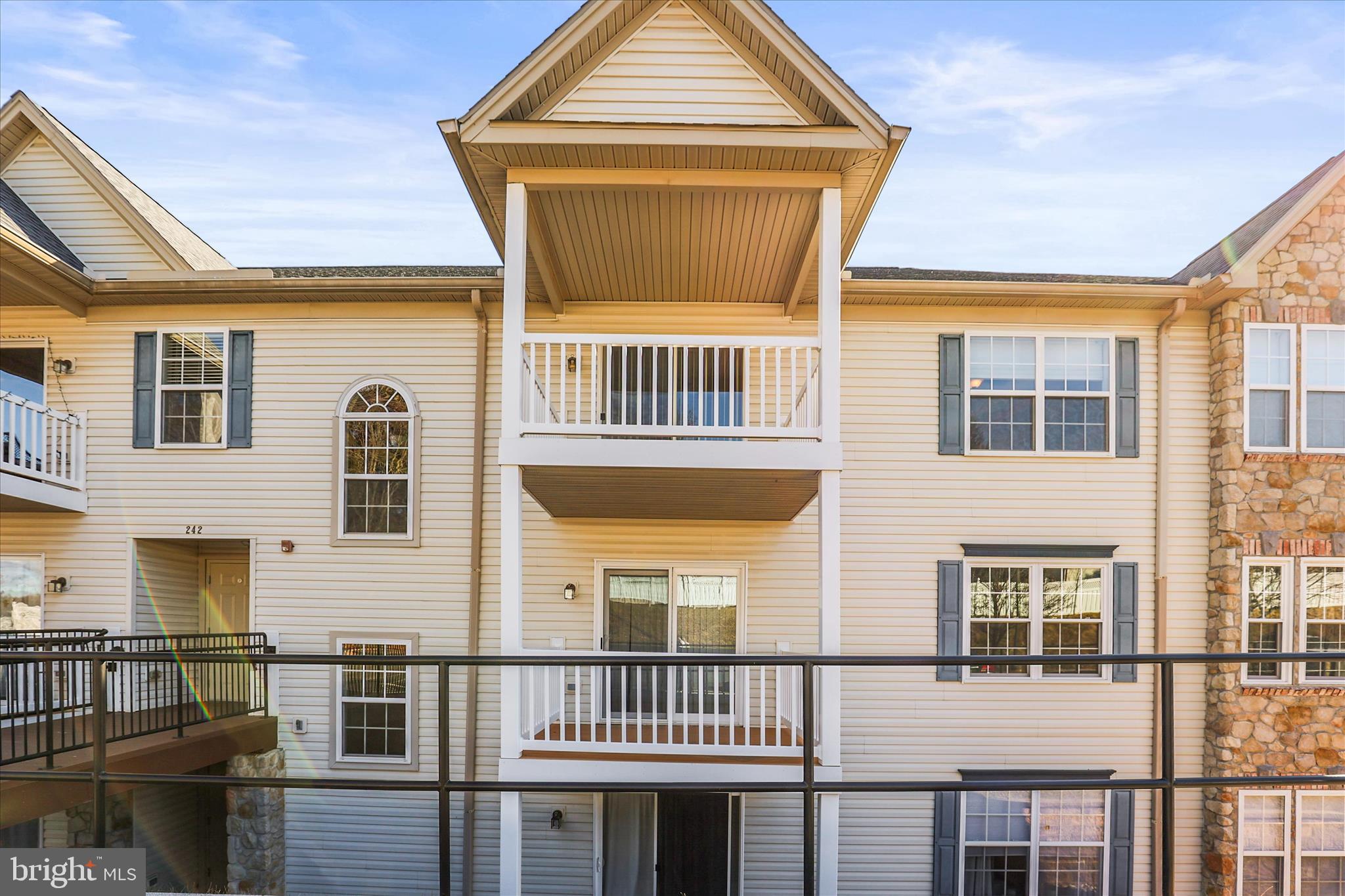 NEW FREEDOM VIEW - Residential