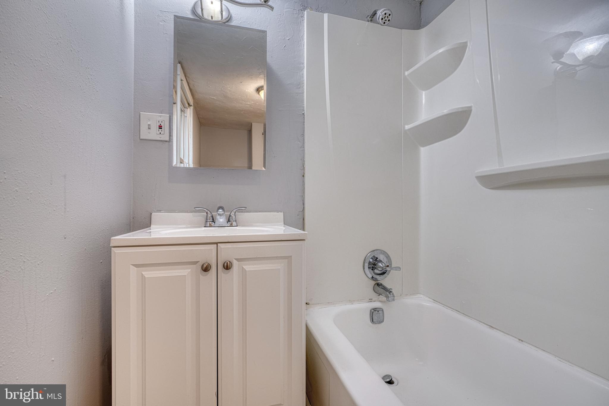 HAMPDEN HISTORIC DISTRICT - Residential Lease