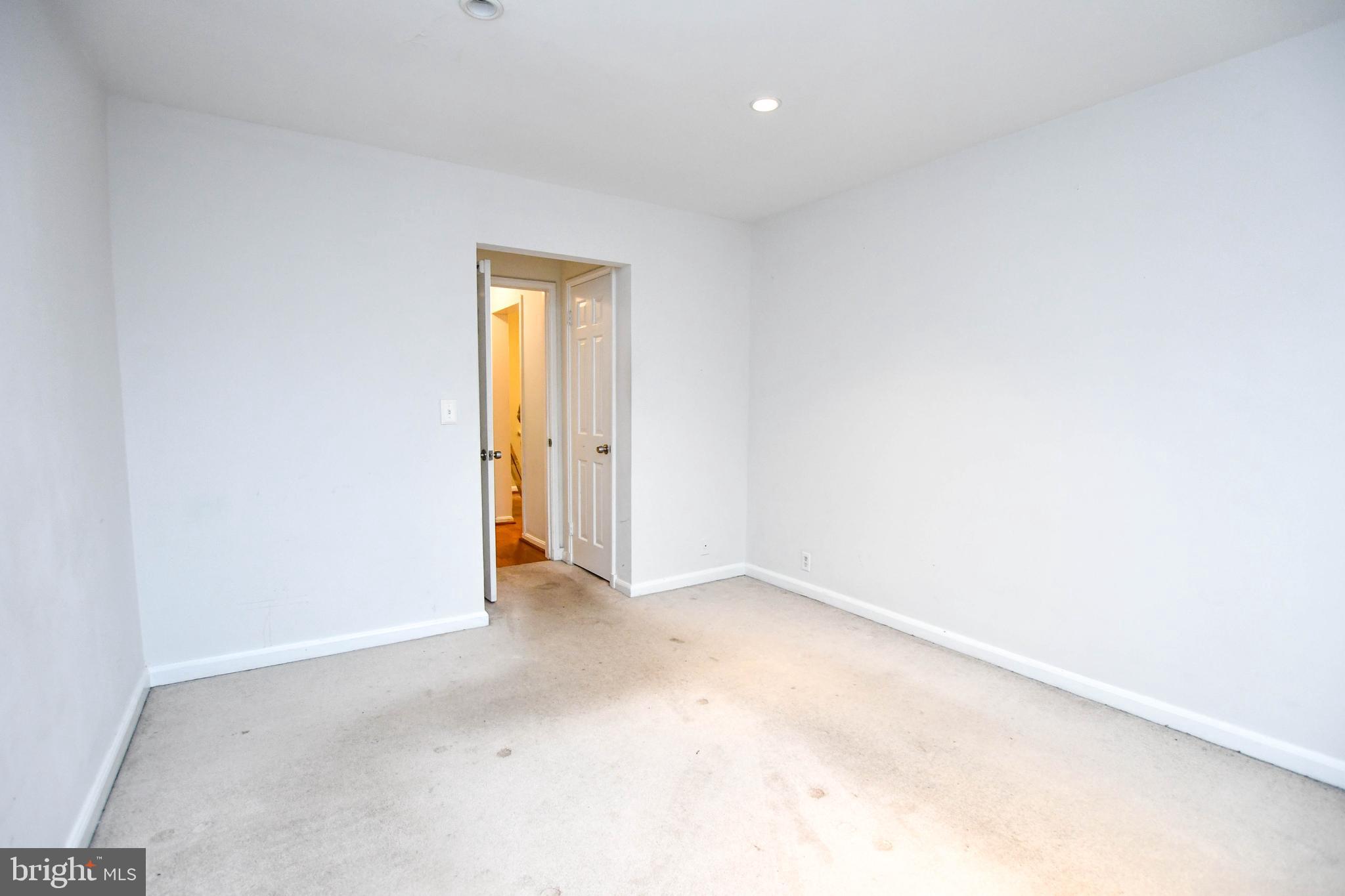 FAIRLINGTON GREEN - Residential Lease