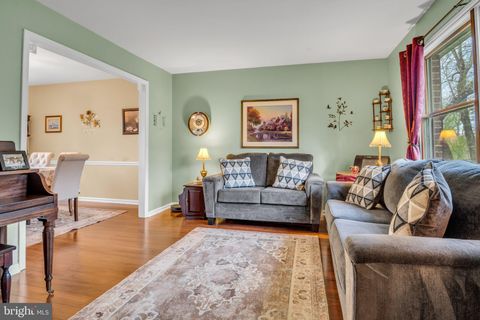 336 INDIAN CREEK DRIVE MECHANICSBURG PA 17050