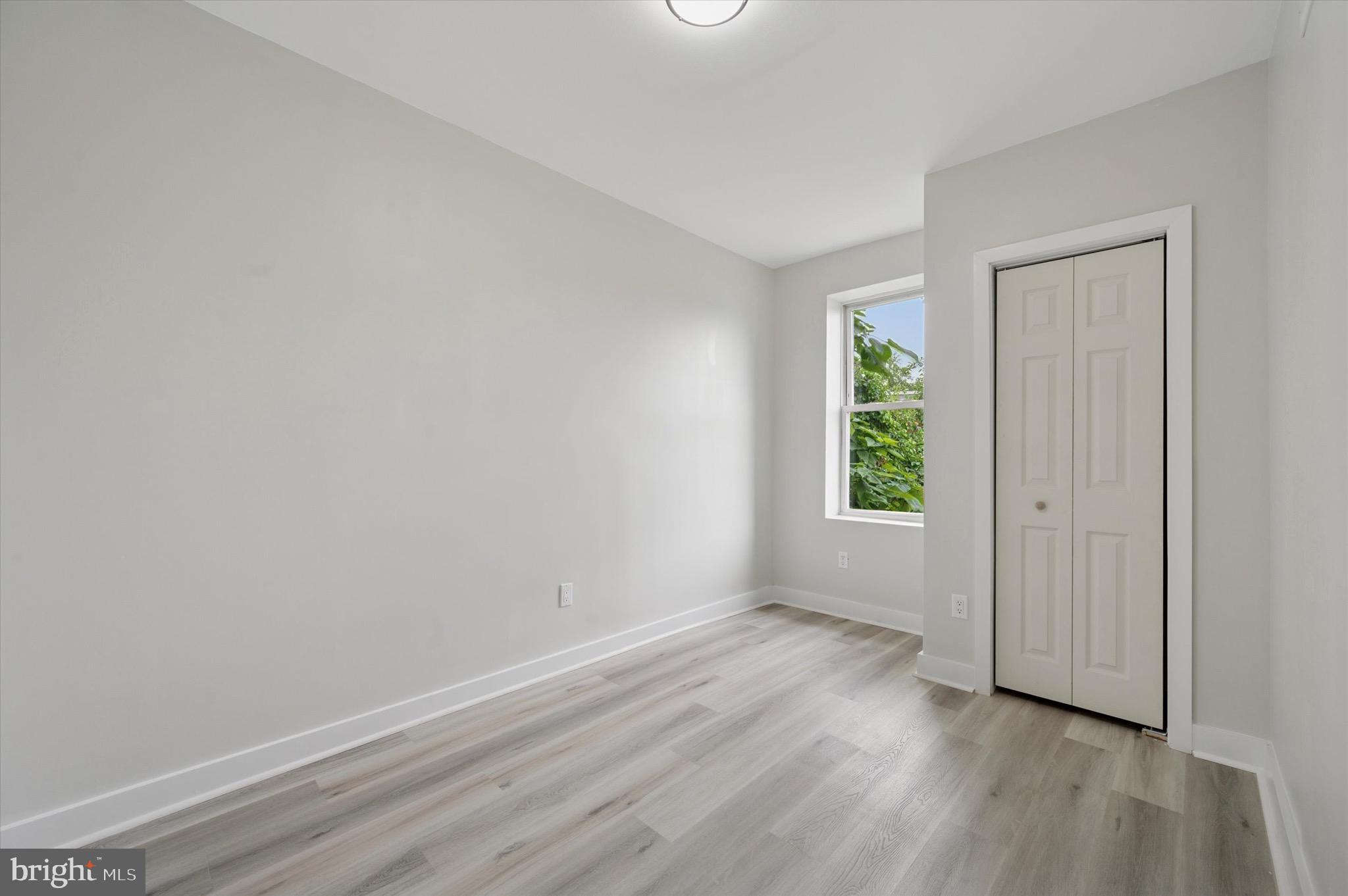 ELMWOOD PARK - Residential Lease