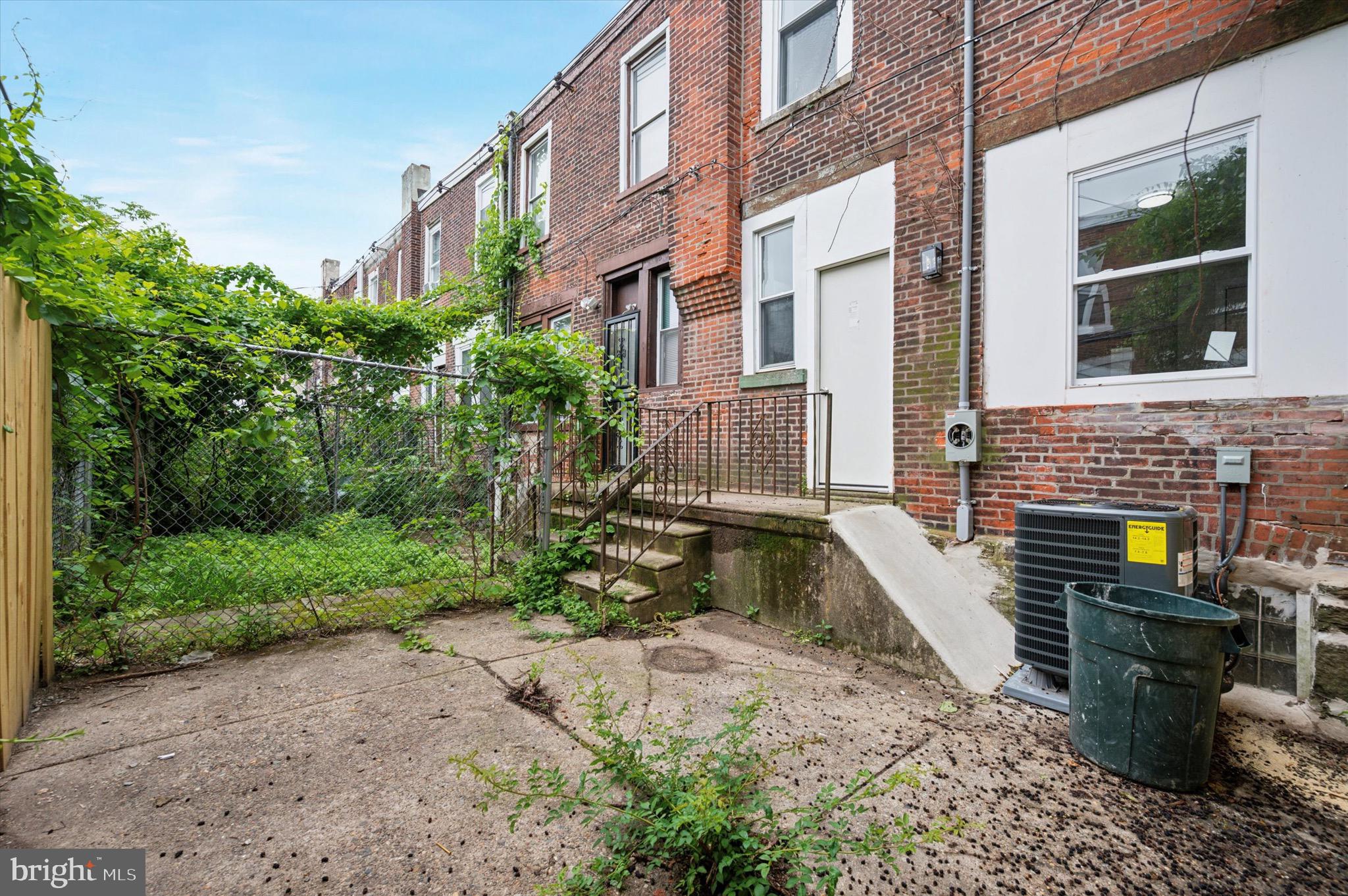 ELMWOOD PARK - Residential Lease