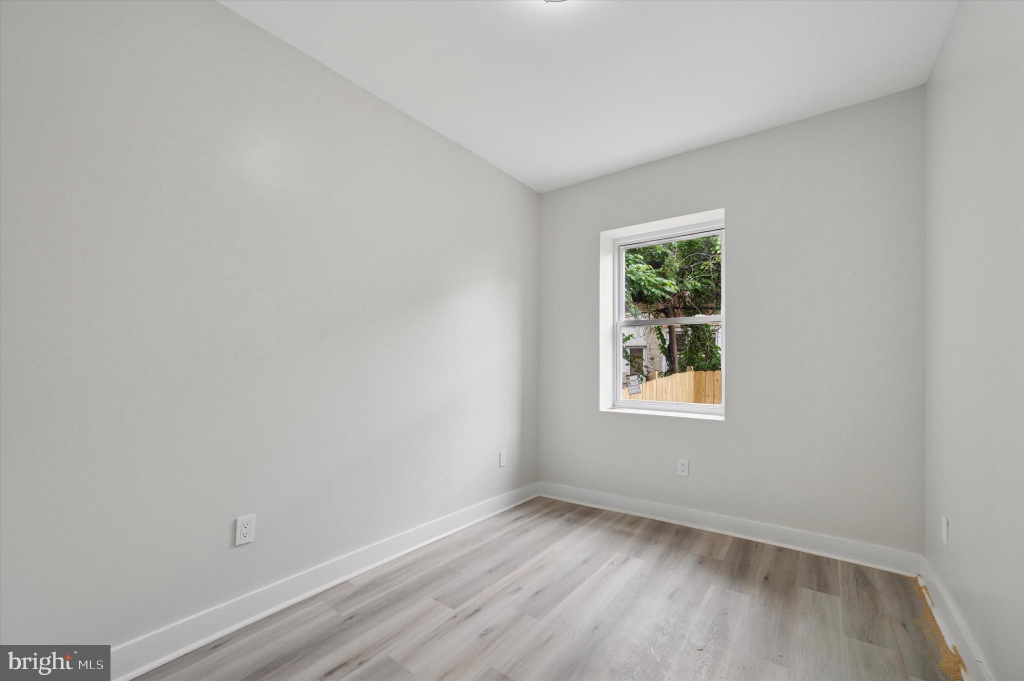 ELMWOOD PARK - Residential Lease